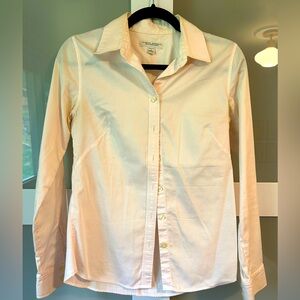 Fitted pink dress shirt